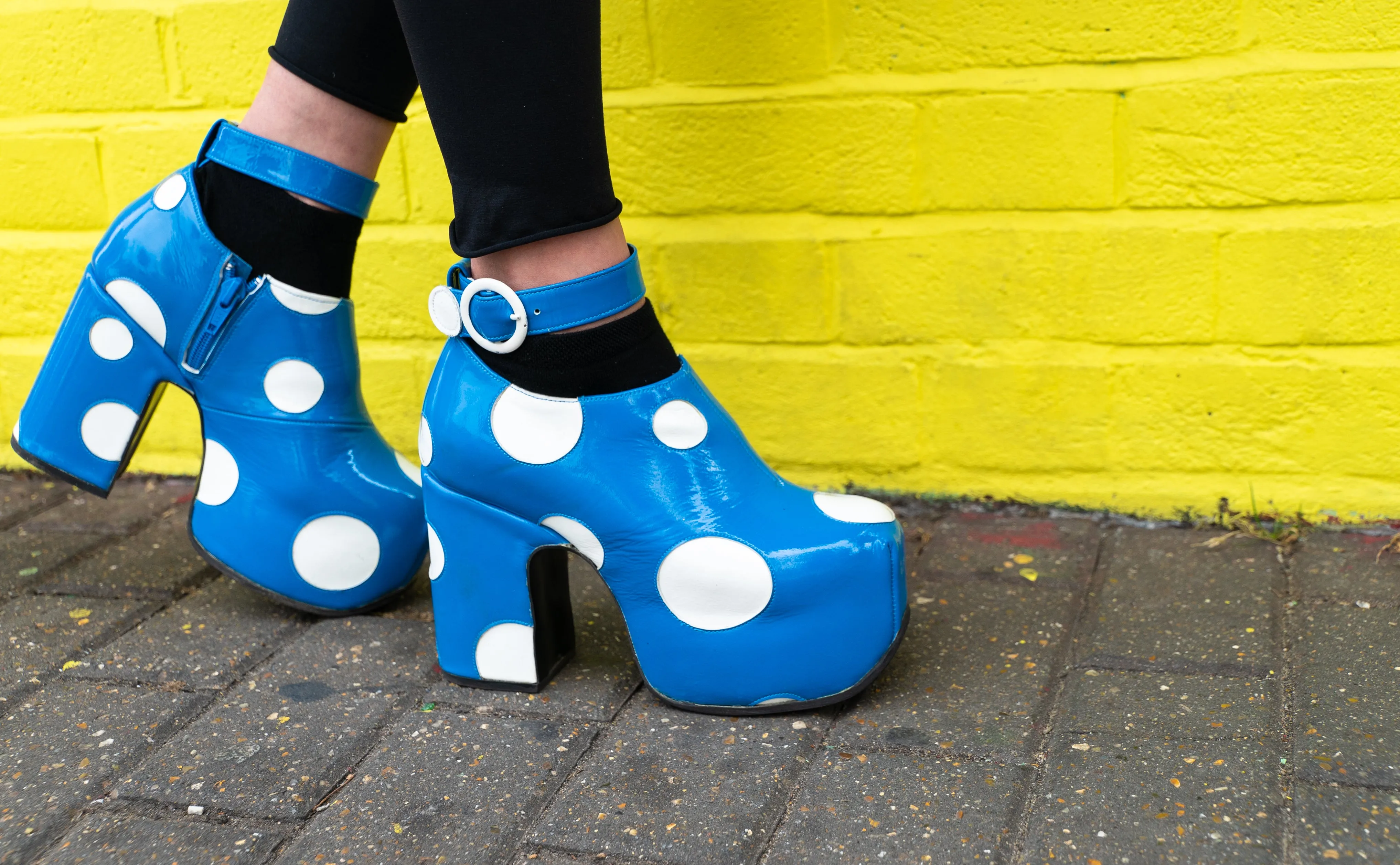 Cartoon Polkadot Platform Shoes - Blue & White Patent