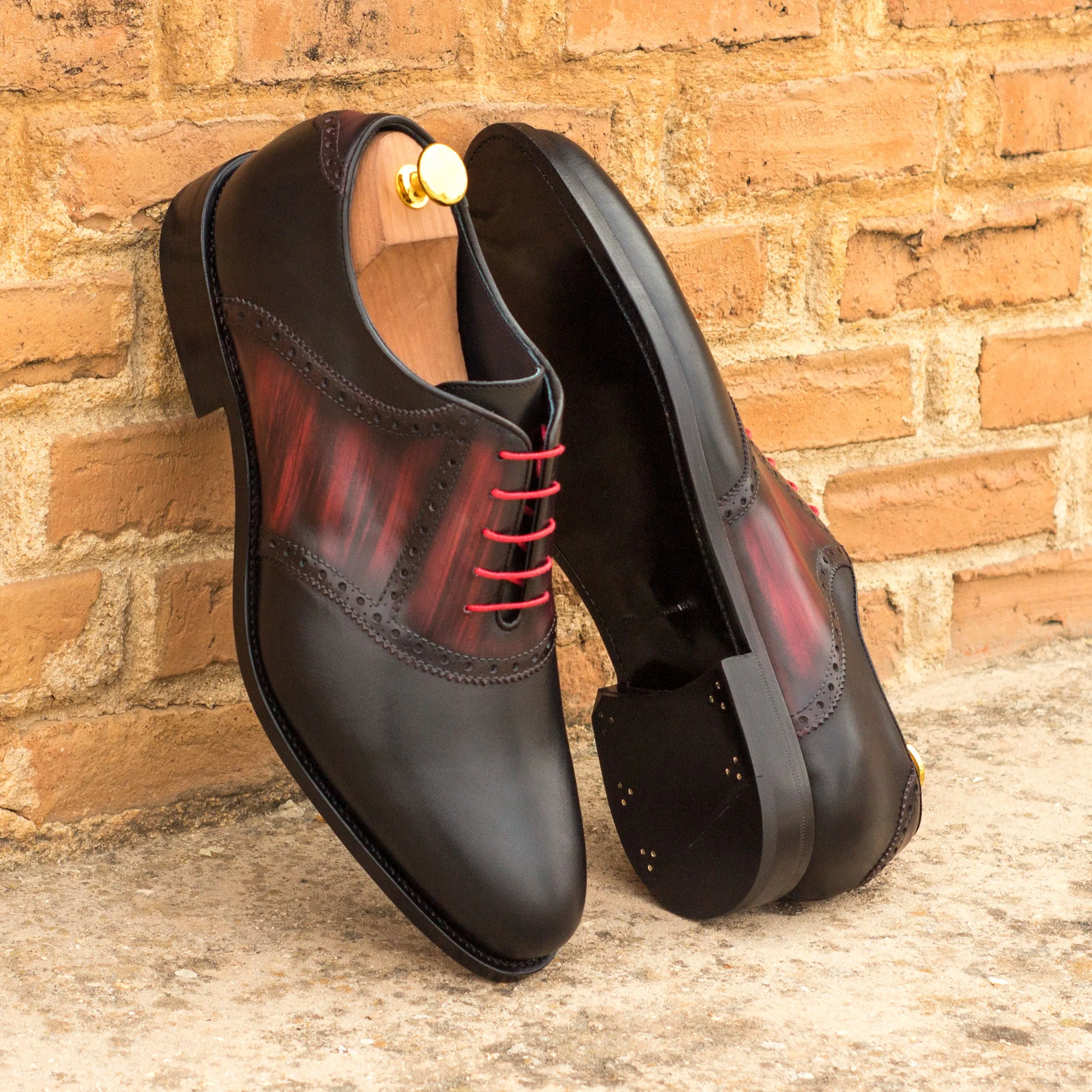 DapperFam Fabrizio in Black / Burgundy Men's Italian Leather & Hand-Painted Patina Saddle