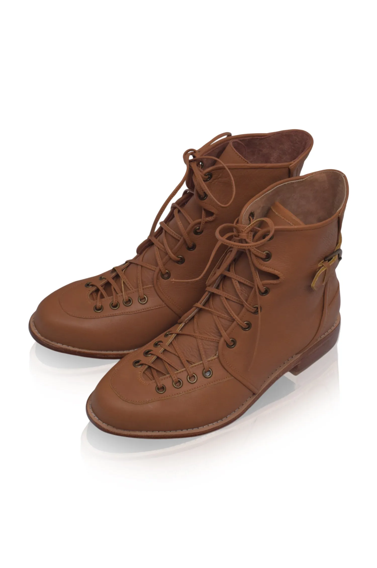 Desert Seeker Combat Leather Boots in Vintage Camel