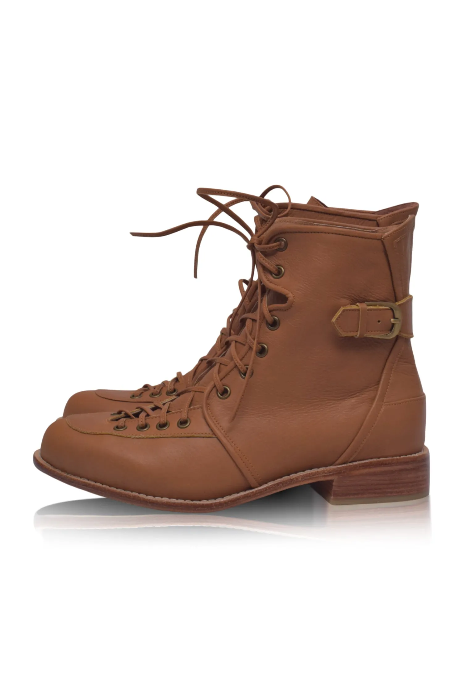 Desert Seeker Combat Leather Boots in Vintage Camel