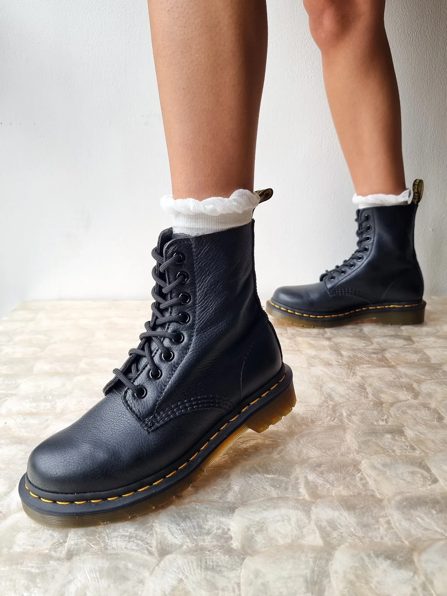 DR. MARTENS 1460 PASCAL BLACK VIRGINIA