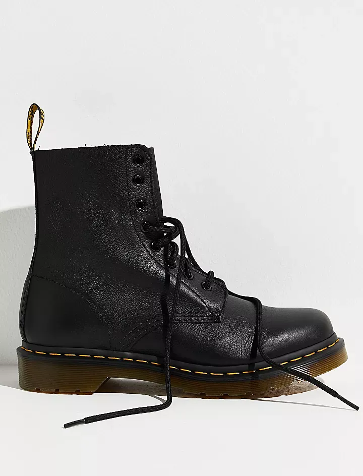 DR. MARTENS 1460 PASCAL BLACK VIRGINIA